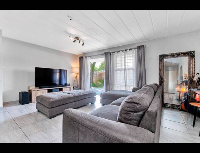 2 BEDROOM APARTMENT FOR SALE IN RIVONIA